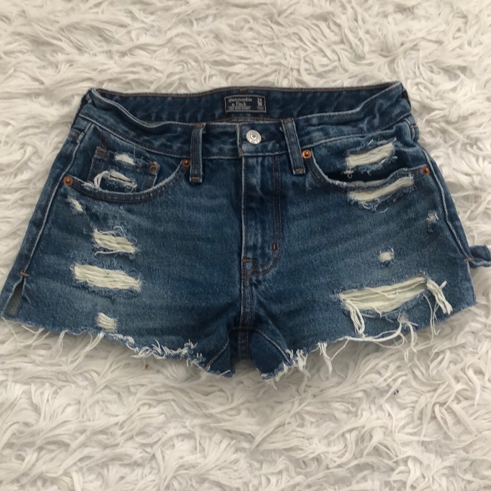 A&F Low rise shorts